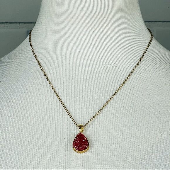 T&J Designs Jewelry - 10/$25🦋 T&J Designs Pink Druzy Pendant Necklace